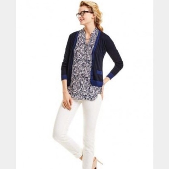 CAbi #5038 White/Blue Plaza Sleeveless Top - Picture 3 of 10